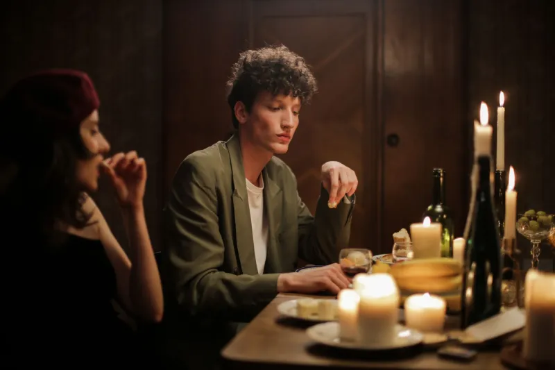 Plateau de fromage en fin de repas : le guide de survie pour ne pas finir la soirée au canapé